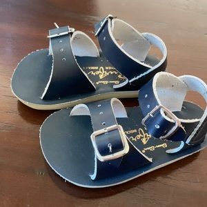 Navy leather saltwater baby sandals size 4